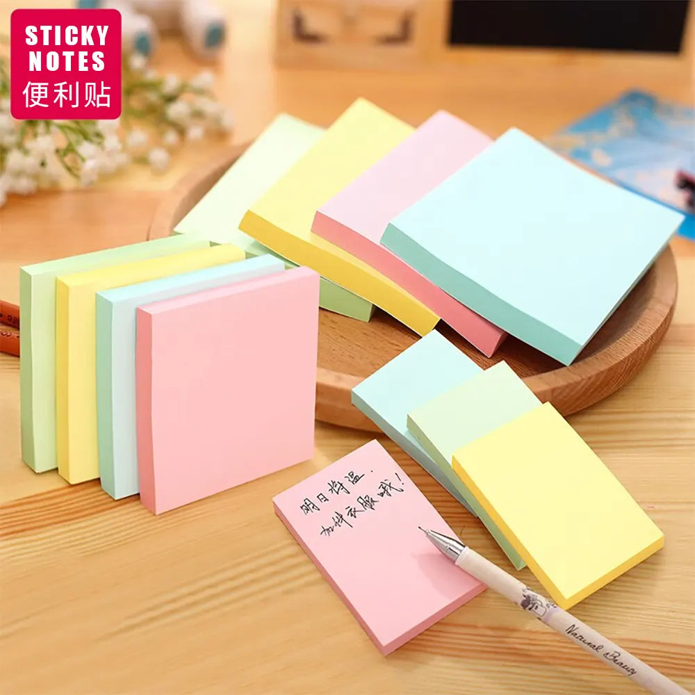 Self-adhesive sticky notes pads in 76×76 mm size for everyday notes
