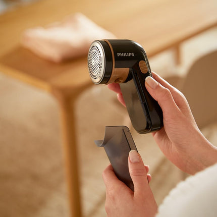 Philips GC026/80 Fabric Shaver & Lint Remover — Battery