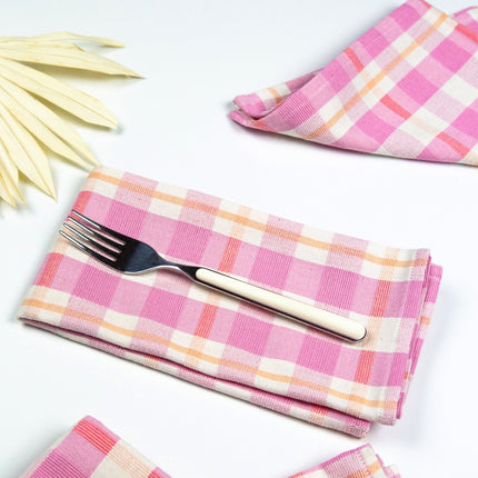 Abigail Plaid Dinner Napkin in Bubblegum