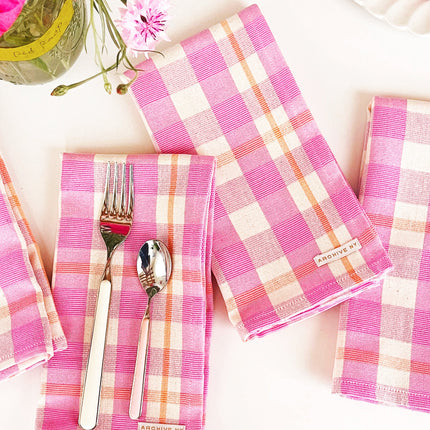 Abigail Plaid Dinner Napkin in Bubblegum