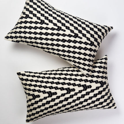 Almolonga Zig Zag Pillow - Black and White