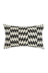 Made to order: Almolonga Diamond Pillow - Black and Natural White